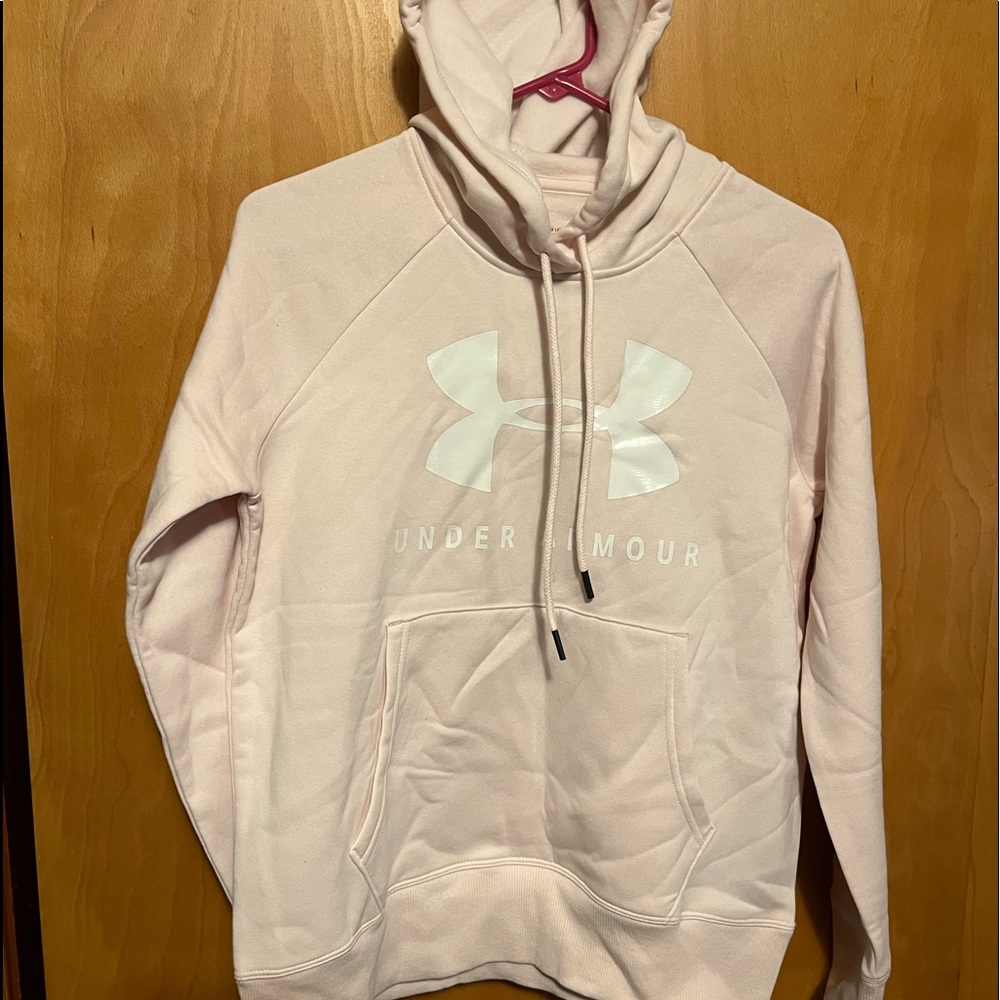 WINTER SALE!!! NWT under armour light pink hoodie XS